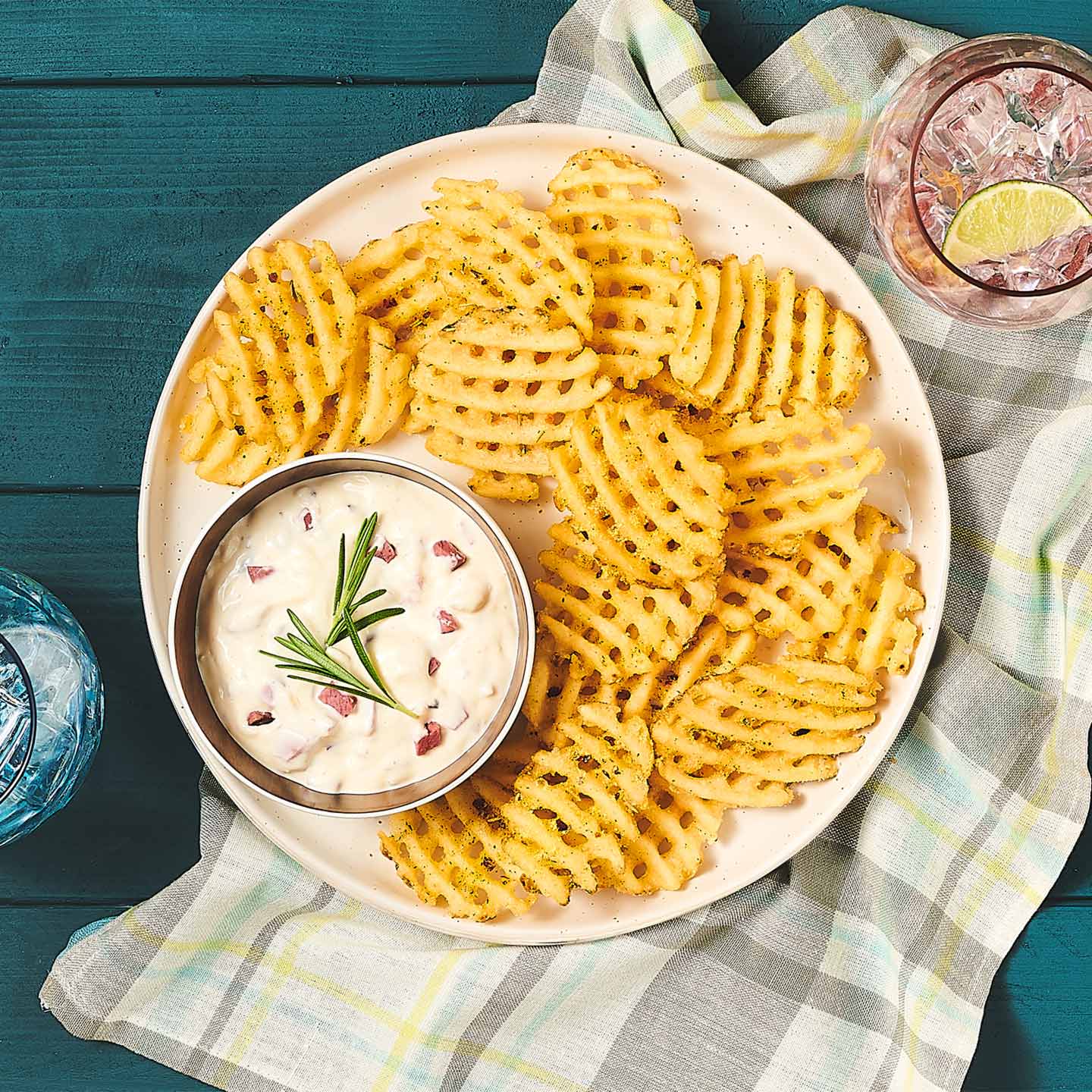 Montreal Smoked Meat Dip and Fries | Cavendish Farms
